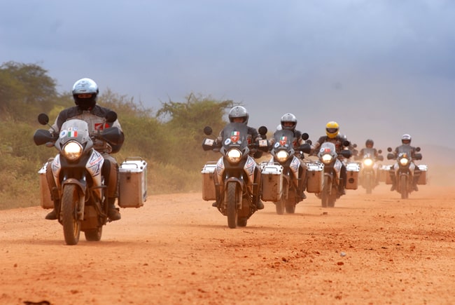 Medici in moto in Nepal - Cartoline dei viaggi di Motoforpeace