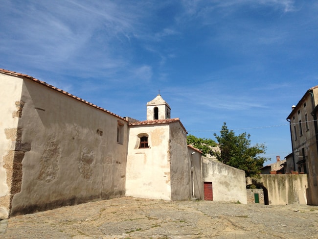 Uno scorcio interno di Populonia