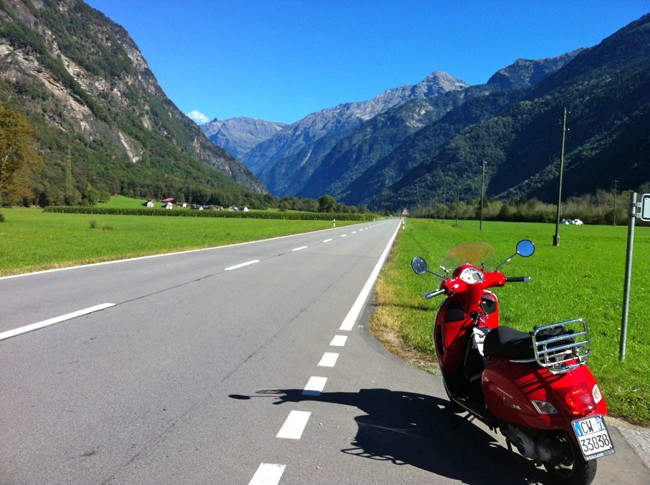 Svegliarsi presto per andare in Vespa, vale la pena?