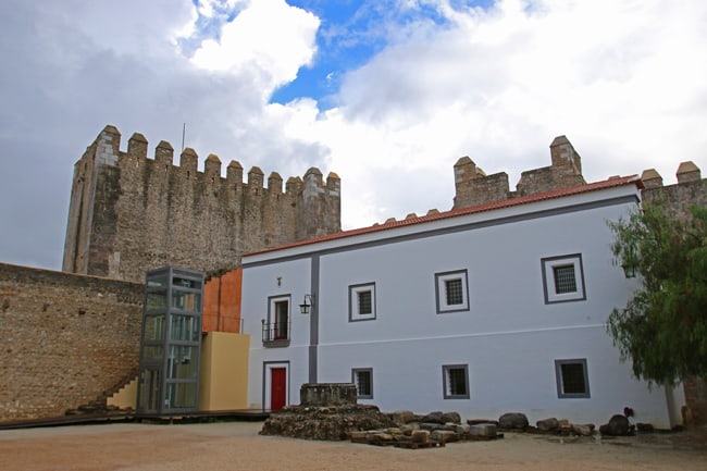 Alentejo in moto, seconda parte. I castelli sul confine. Il Castello di Serpa