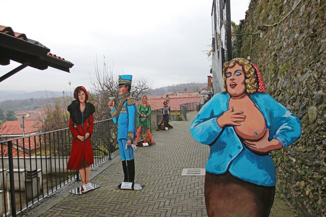 Le suggestioni della "Viassa" 150 metri di strada a Borgo Canavese, dedicati a Federico Fellini