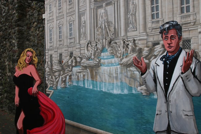 Marcello Mastroianni e Anita Ekberg nella celebre scena della Fontana di Trevi