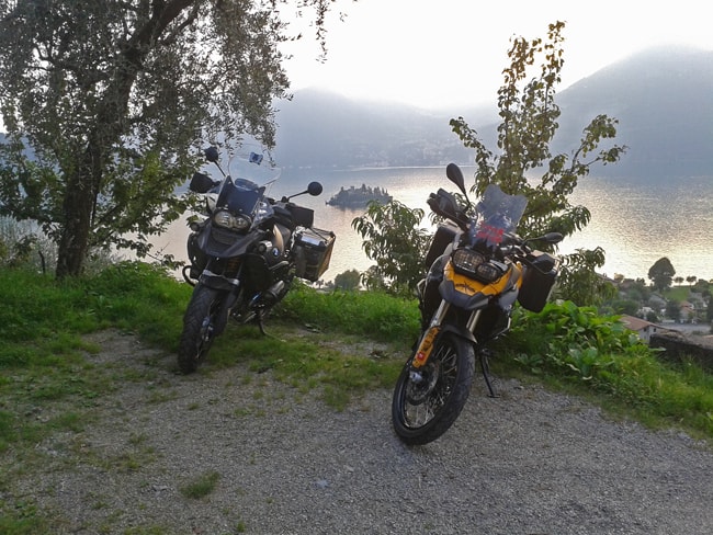 Il lago d'Iseo con l'Isola di Loreto sullo sfondo