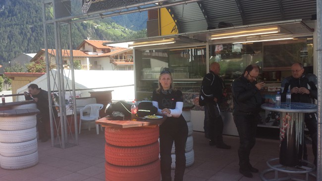 8 Pausa pranzo al Bikers Grill-Imbiss Sonne