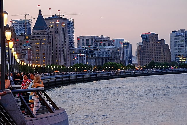 Lungo le rive del Fiume Azzurro a Shanghai 