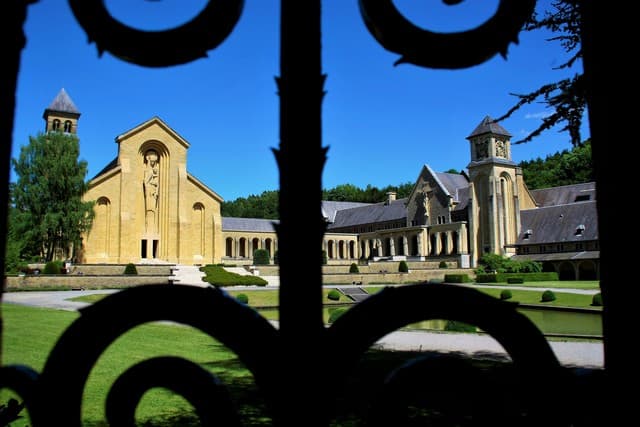 Vallonia in moto: la parte preclusa ai turisti dell'Abbazia di Orval