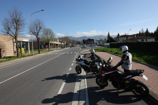 In prossimità della partenza del Circuito stradale del Mugello, l'abitato di Scarperia. non molto da vedere, in verità, solo uno scatto per dovere di cronaca.