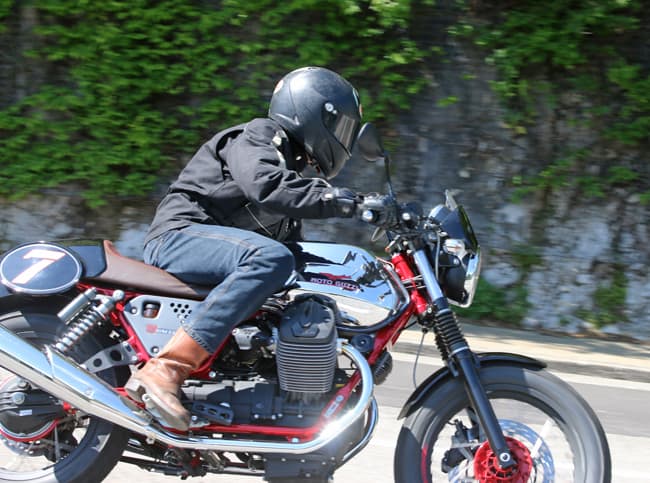 Prova Moto Guzzi V7 2014 La Racer
