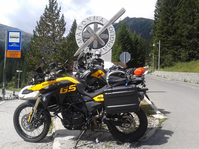 Le migliori strade alpine da fare in moto. Madonna di Campiglio