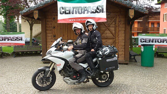 il Moto-Ontheroad team all'arrivo della Centopassi