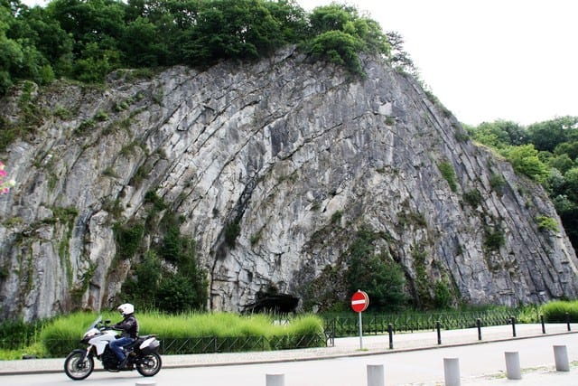 vallonia in moto, Durbuy, le incredibili formazioni rocciose caratteristiche delle Ardenne