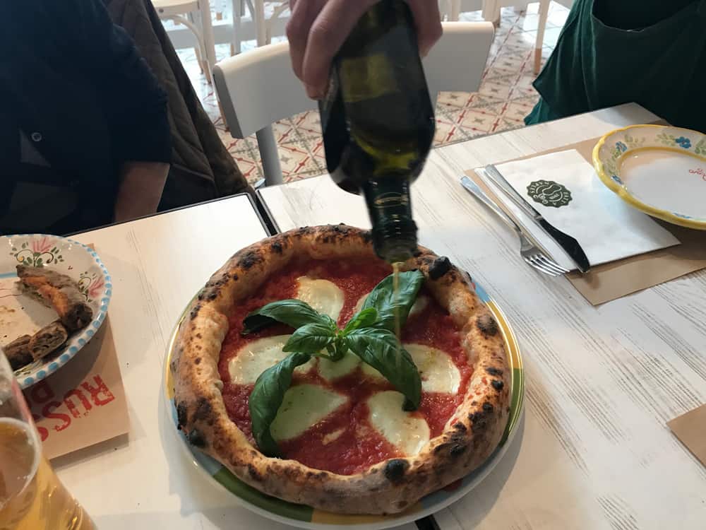 La Pizza Verace di Rossopomodoro: Margherita con mozzarella di Bufala Campana DOP 