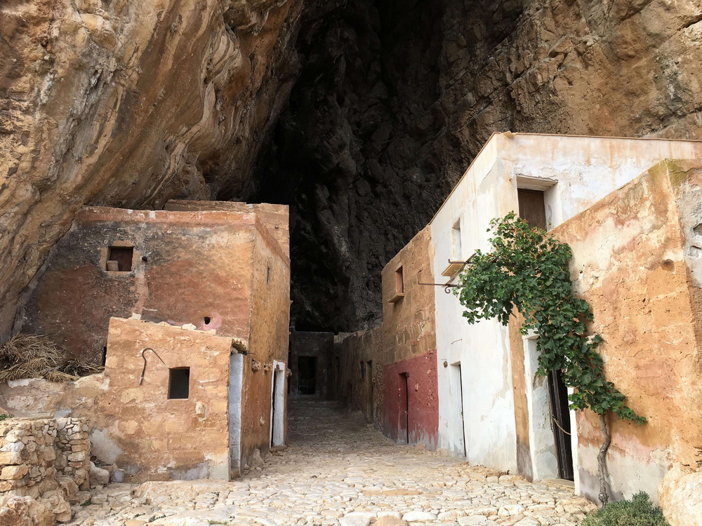 Sicily Coast to Coast 2022 Grotta Magiapane